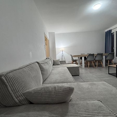 Апартаменти Le Spacieux - Circuit - Parking - 8 Personnes - Reve Au Mans Ле-Ман Екстер'єр фото