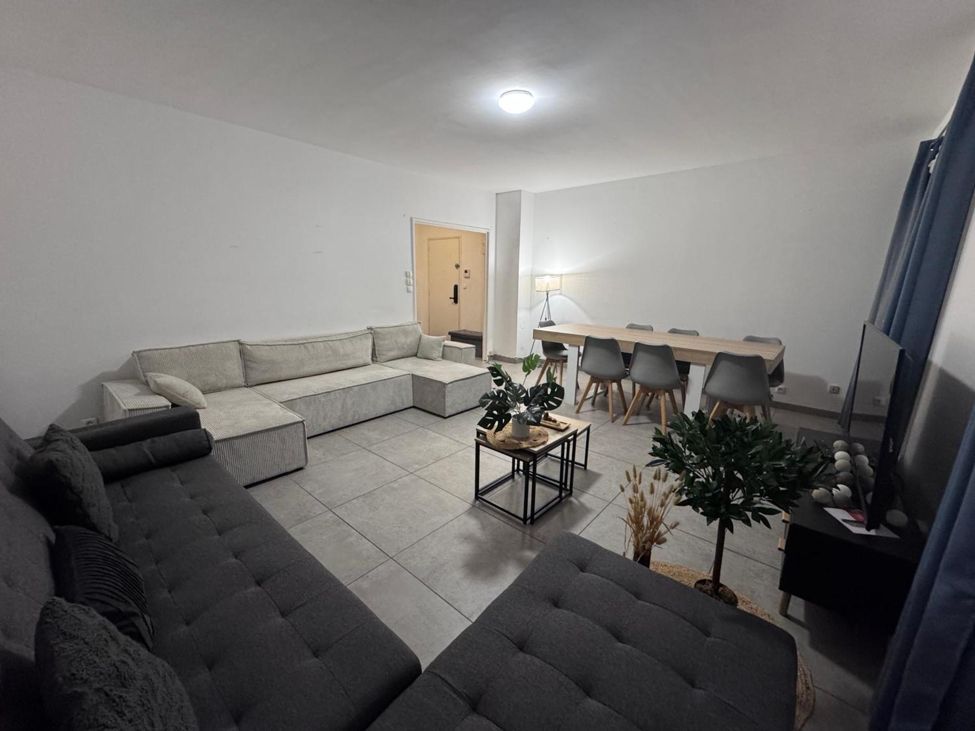Апартаменти Le Spacieux - Circuit - Parking - 8 Personnes - Reve Au Mans Ле-Ман Екстер'єр фото